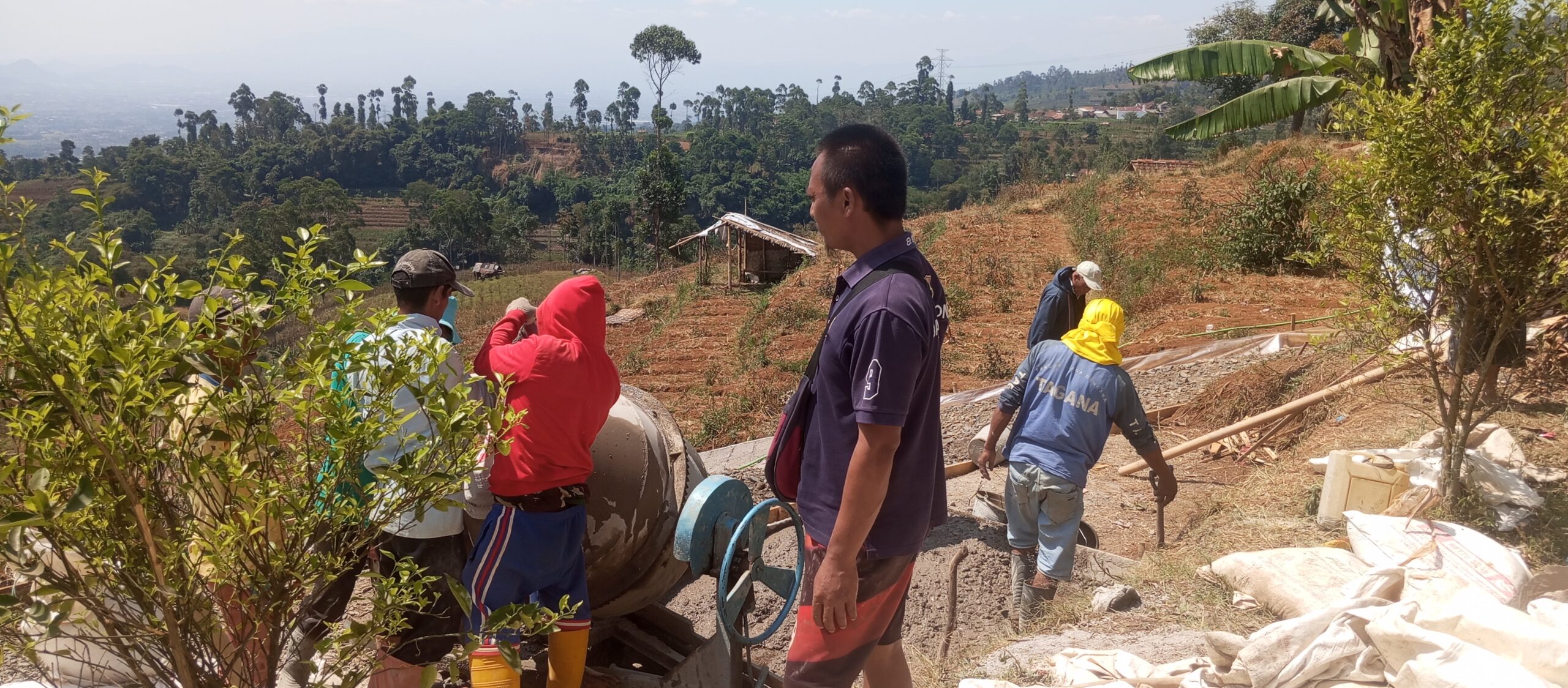 Jalan Usaha Tani, di Desa Tribakti Mulya Pangalengan : Meningkatkan Kualitas dan Produktivitas Pertanian